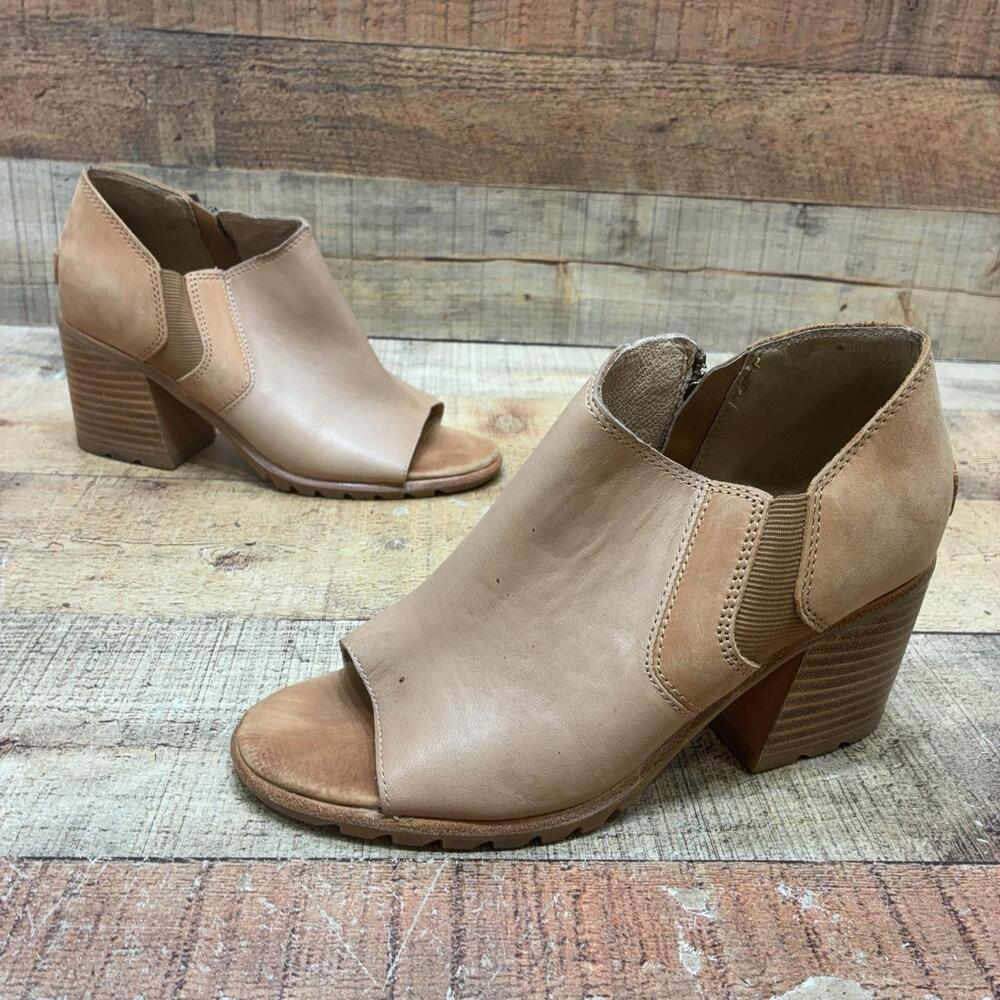 Sorel Sandals Womens Size 8.5 39 Beige Leather Peep Toe Zip Block Heel Shoes